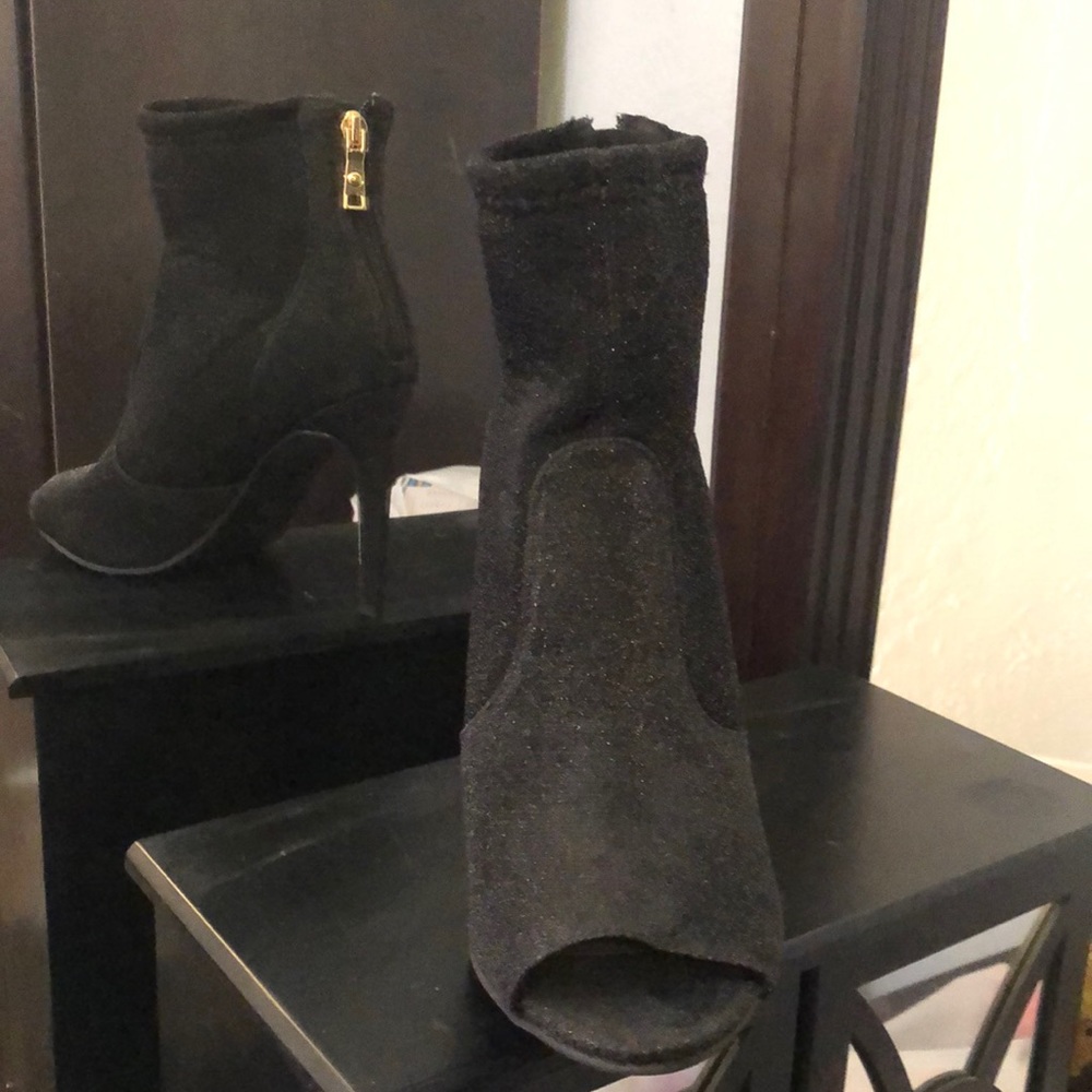 Guess Open-Toed Booties - Picture 4 of 5
